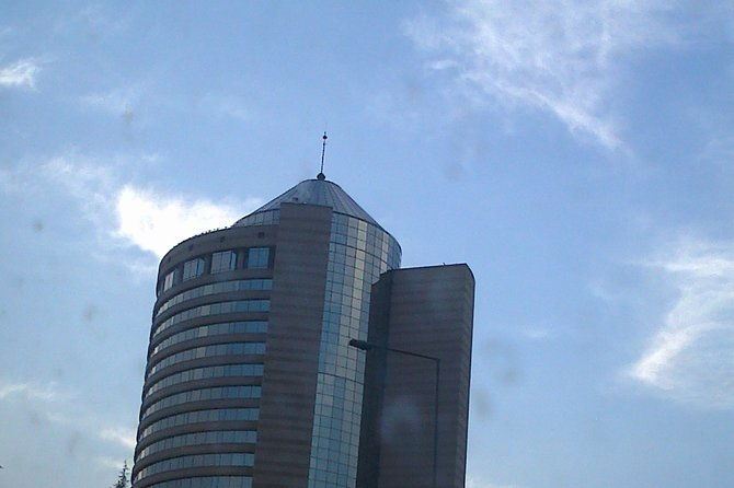 private-arrival-transfer-from-airport-to-hotel-in-santiago