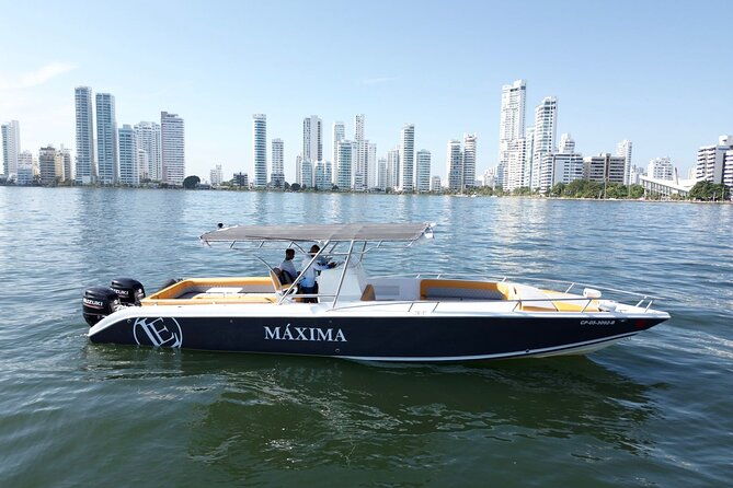 private-boat-rental-for-8-hours-in-maxima-with-captain