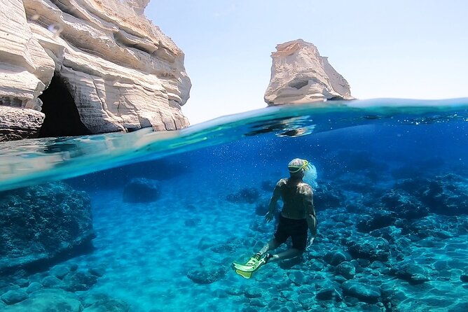 private-boat-tour-in-milos-with-lunch