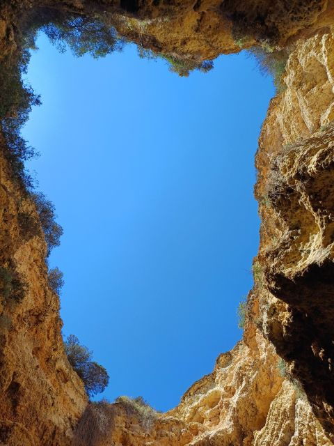 private-boat-tour-to-benagil-caves