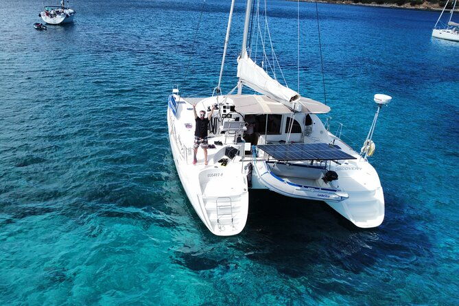 private-catamaran-sailing-trip-around-la-caletta-berchida-sardinia