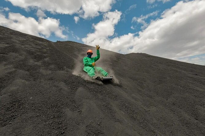 private-cerro-negro-sandboarding