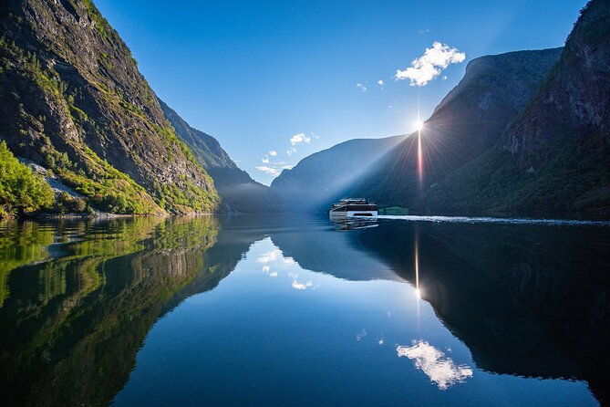 private-day-tour-naeroyfjord-cruise-viking-village-flam-railway