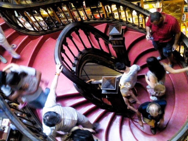 private-day-tour-to-porto-with-maximum-2-stop-in-the-way