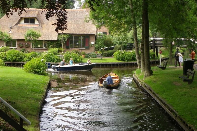 private-day-trip-to-giethoorn-and-the-afsluitdijk