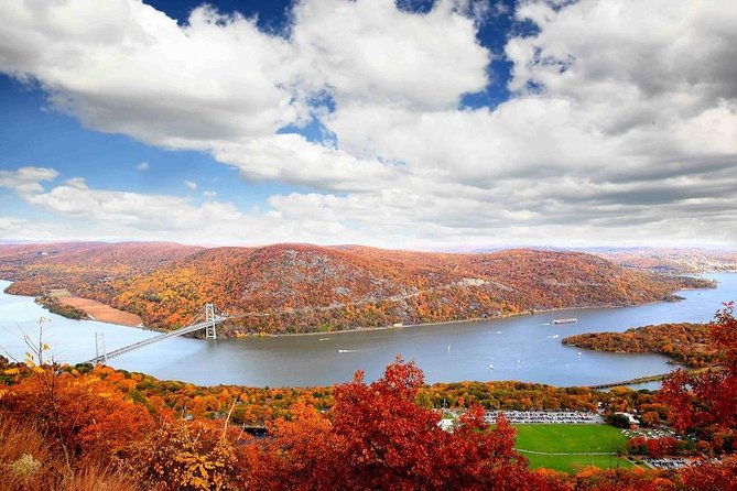 private-fall-foliage-helicopter-tour-for-2-6-from-westchester