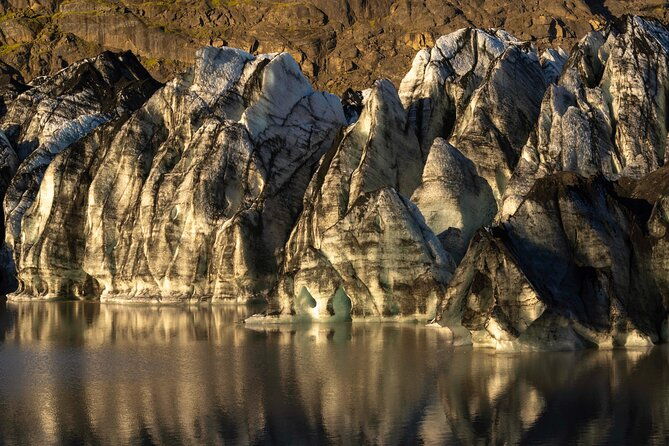 private-glacier-hike-tour-on-solheimajokull