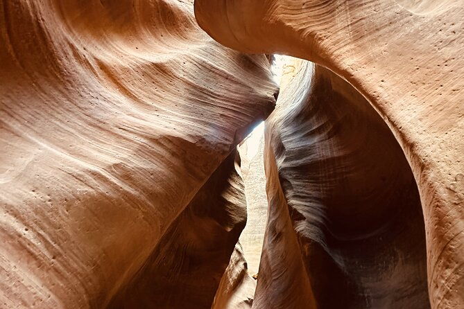 private-guided-hike-through-buckskin-gulch-wire-pass