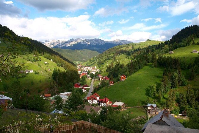 private-guided-tour-of-a-carpathian-mountain-village