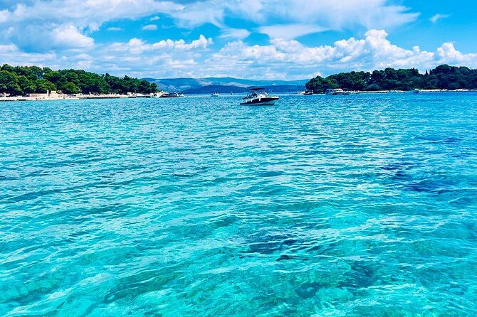 private-half-day-boat-tourblue-lagoon-secret-2-islands