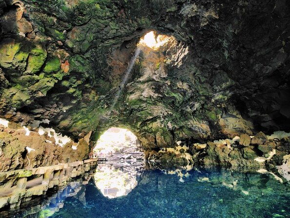 private-luxury-full-day-timanfaya-tour-jameos-del-agua-and-cueva-de-los-verdes