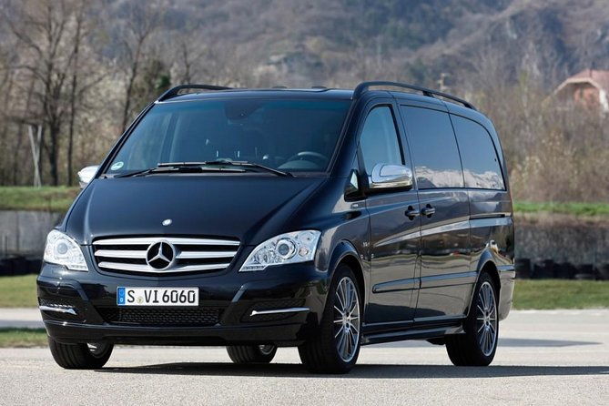 private-luxury-minivan-half-day-guided-city-tour-with-a-blue-badge-guide