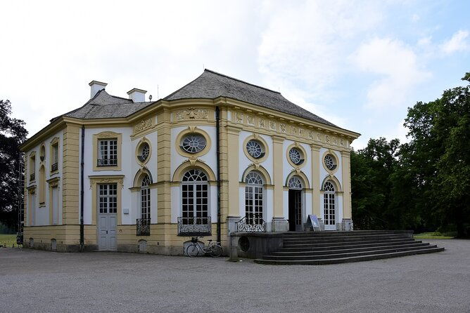 private-munich-old-town-and-nymphenburg-castle-with-meal