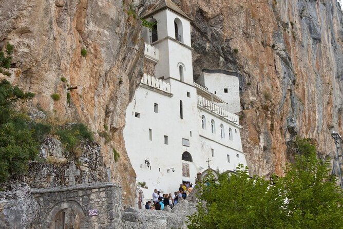 private-ostrog-monastery-and-black-lake-tour
