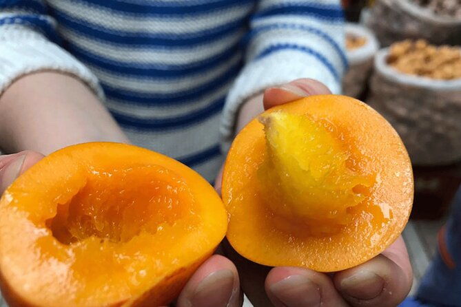 private-paloquemao-market-tour-in-bogota-with-a-local-guide