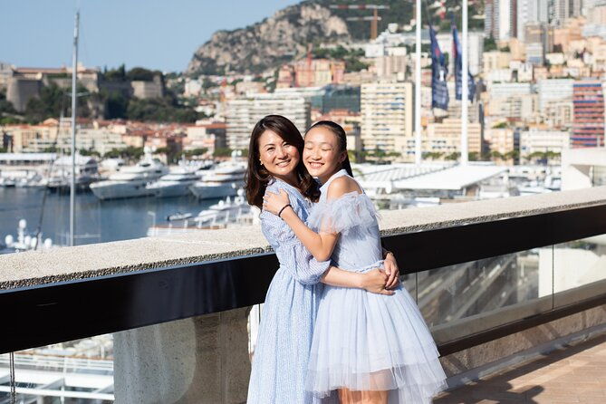 private-photoshoot-with-a-professional-photographer-in-cannes