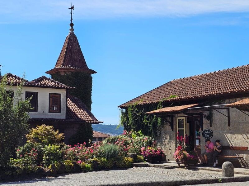 private-sommelier-tour-verde-e-douro-3-wineries-and-lunch