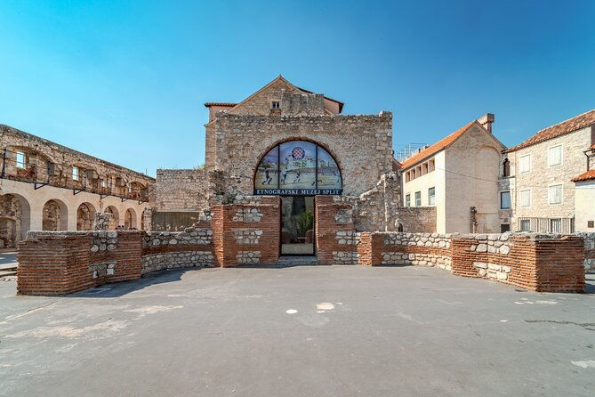 private-split-walking-tour-with-diocletian-palace