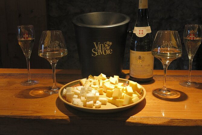 private-tasting-of-savoie-cheese-and-wine-in-chamonix