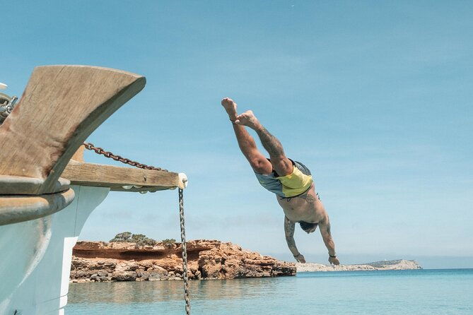 private-tour-4-hours-es-vedra-atlantis-or-cala-comta-cala-bassa