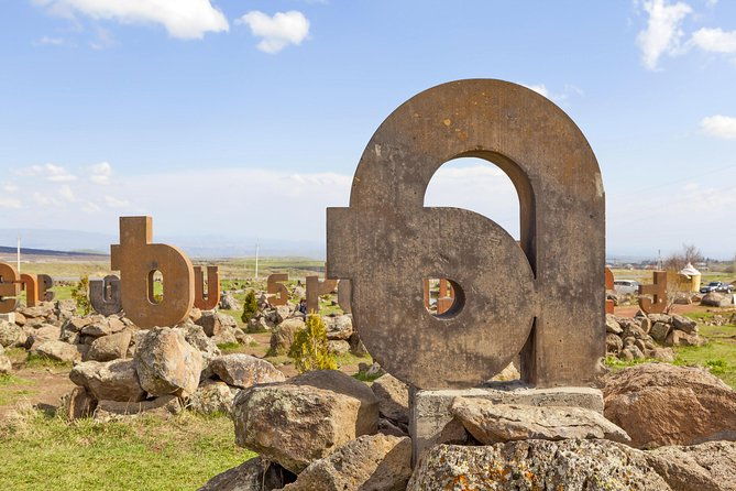 private-tour-amberd-fortress-saghmosavank-alphabet-monument
