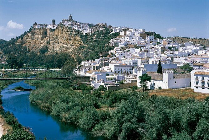 private-tour-to-arcos-de-la-frontera-el-bosque-and-ubrique-from-cadiz