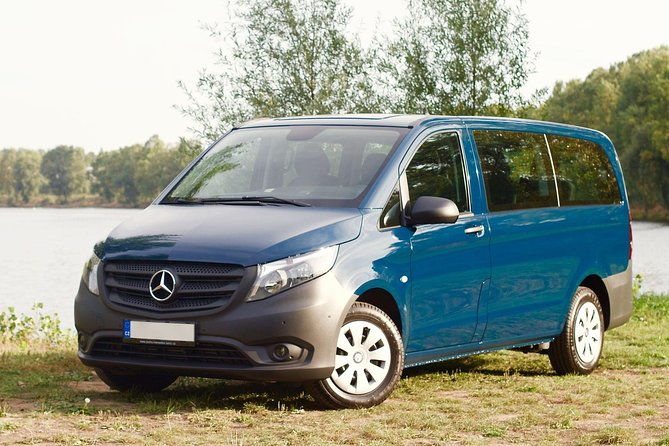 private-transfer-from-cesky-krumlov-to-prague