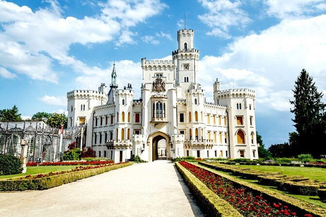 private-transfer-from-passau-to-prague-with-2-hours-sightseeing-of-local-driver