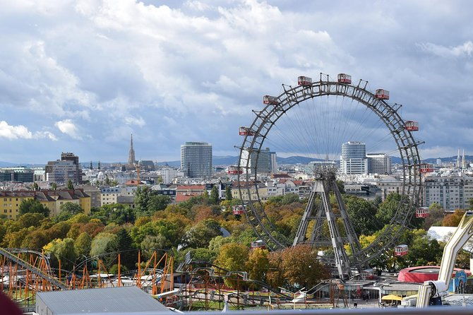 private-transfer-from-warsaw-to-vienna-with-2h-of-sightseeing