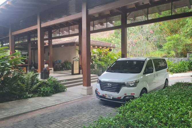 private-transportation-from-dreams-las-mareas-to-liberia-airport
