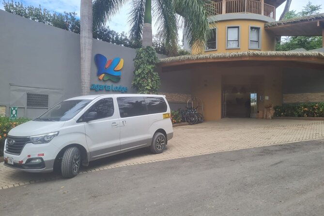 private-transportation-from-liberia-airport-to-western-tamarindo