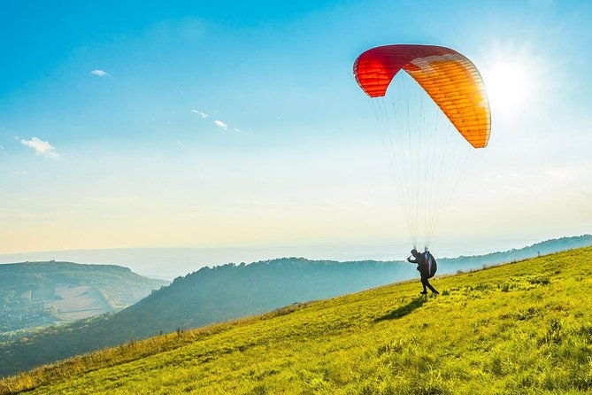 private-trip-from-geneva-to-the-swiss-capital-bern-paragliding-in-interlaken