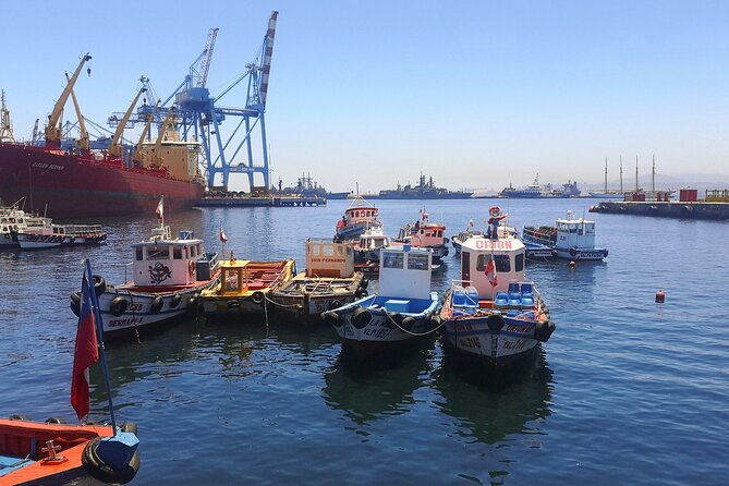 private-valparaiso-and-vina-del-mar-boat-ride-sparkling-wine