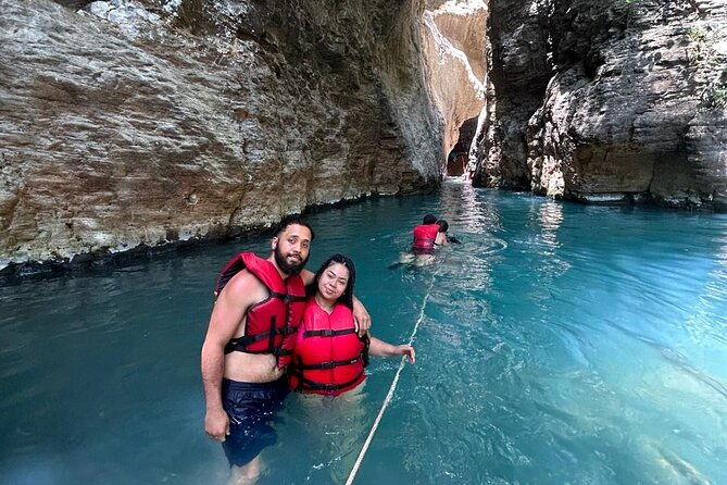 private-waterfall-tour-and-river-hike-in-la-leona-waterfall