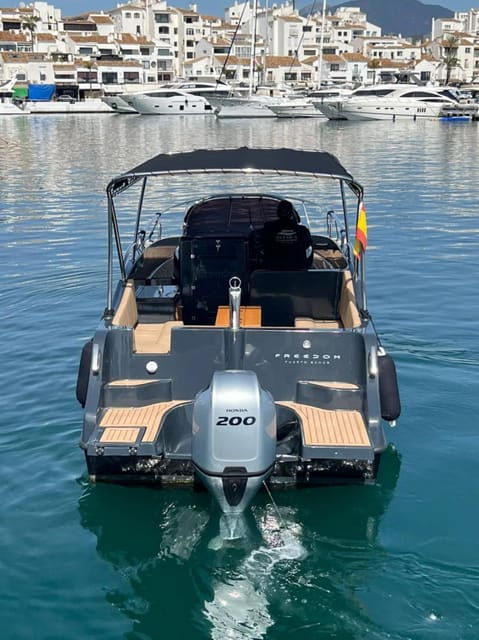 puerto-banus-boat-charter-moonday-yacht