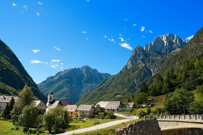 rafting-experience-on-soca-river-from-ljubljana