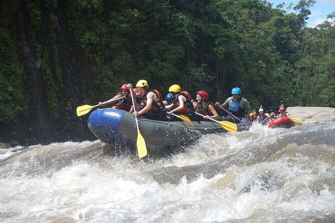rafting-in-banos-de-agua-santa-in-ecuador