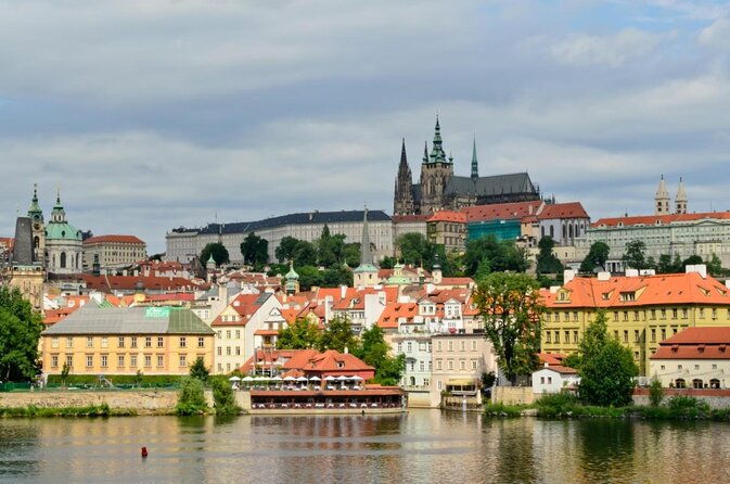 regensburg-to-prague-private-transfer