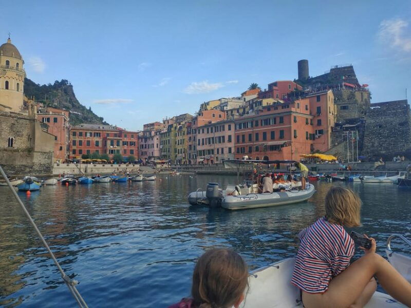 riomaggiore-cinque-terre-sunset-tour-with-wine-focaccia