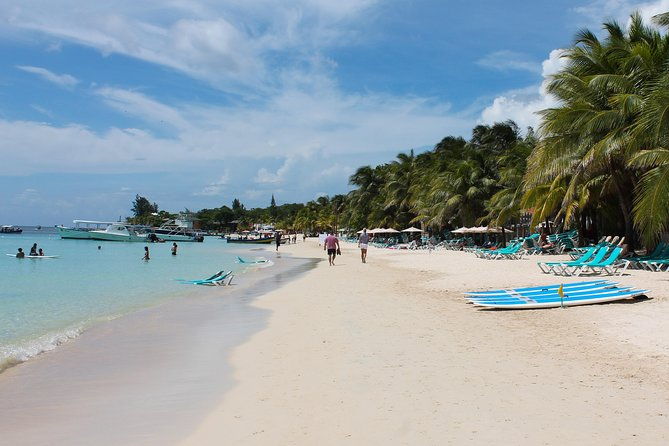 roatan-beach-break-roundtrip-transportation