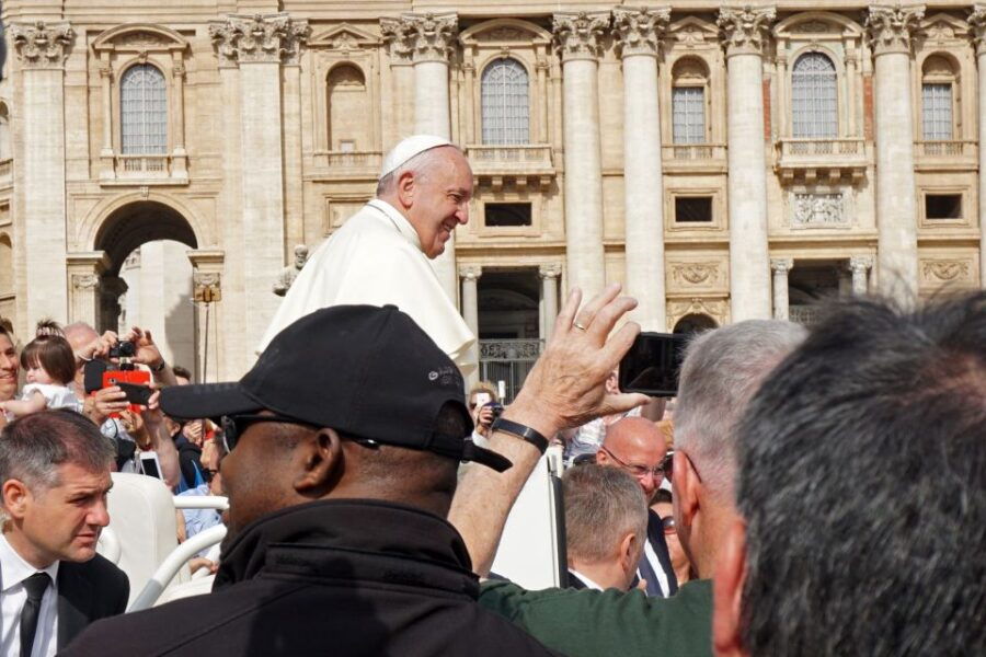 rome-papal-audience-experience-with-pope-francis