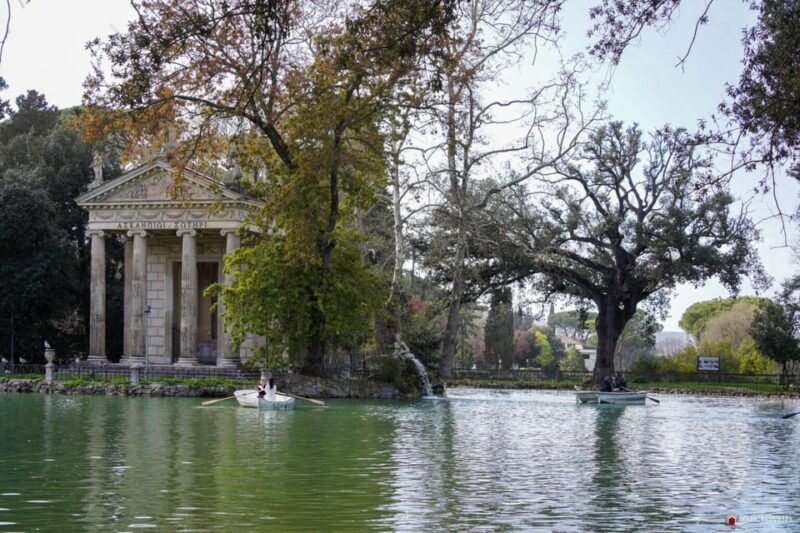 rome-villa-borghese-lake-tour-by-boat-paddling-independently-aperitivo