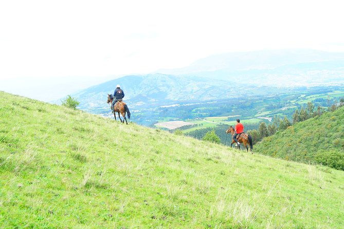 roses-horseback-riding-private-day-trip-from-quito