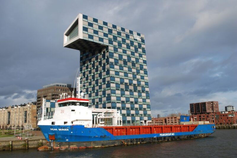 rotterdam-harbor-cruise-on-a-historic-ship