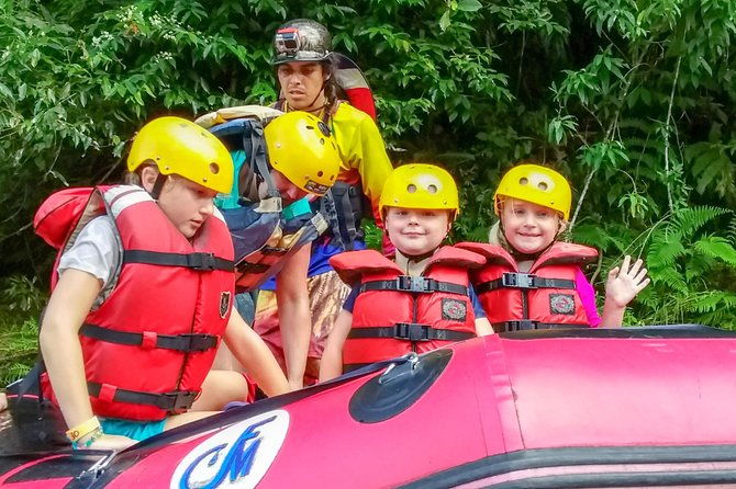 safari-float-in-the-sarapiqui-river