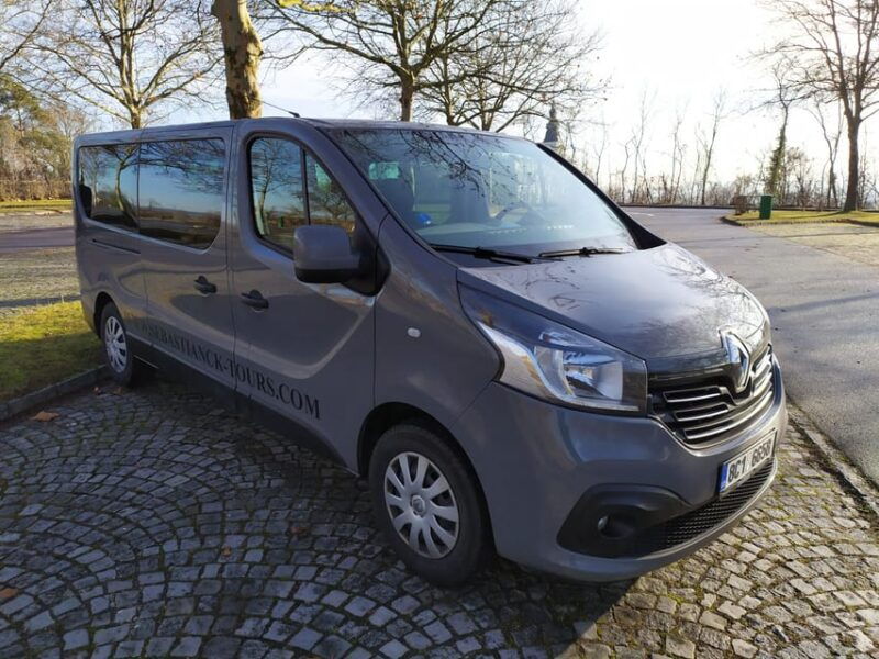 salzburg-sightseeing-transfer-to-prague-via-cesky-krumlov