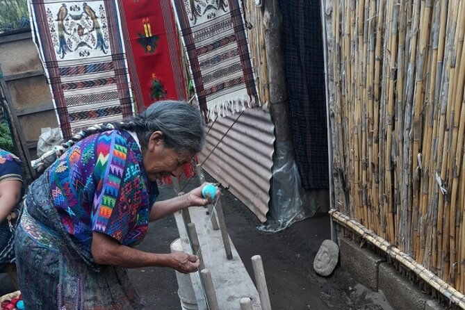 san-antonio-aguascalientes-weaving-tour-from-antigua