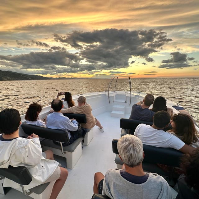 san-sebastian-2-bays-evening-or-sunset-boat-tour-with-cava