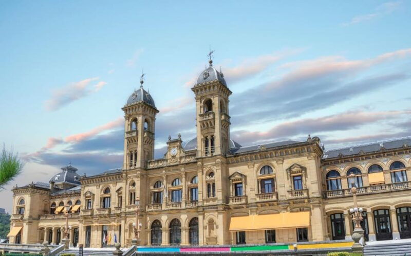 san-sebastian-insta-perfect-walk-with-a-local