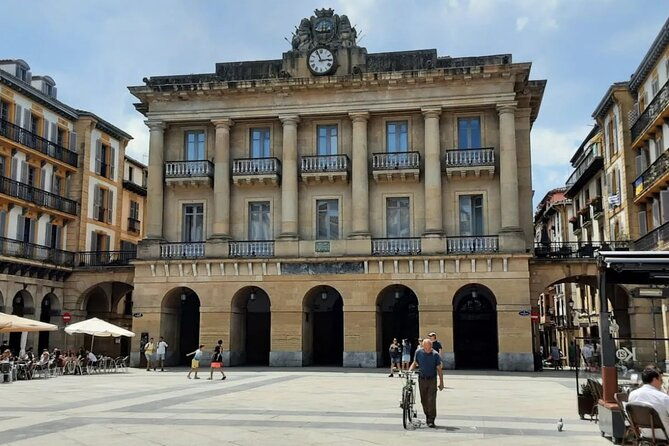 san-sebastian-private-tour-from-bilbao-with-pintxos-and-wine